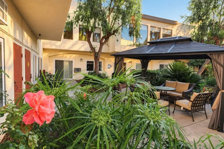Courtyard gazebo seating at Novellus Clairemont