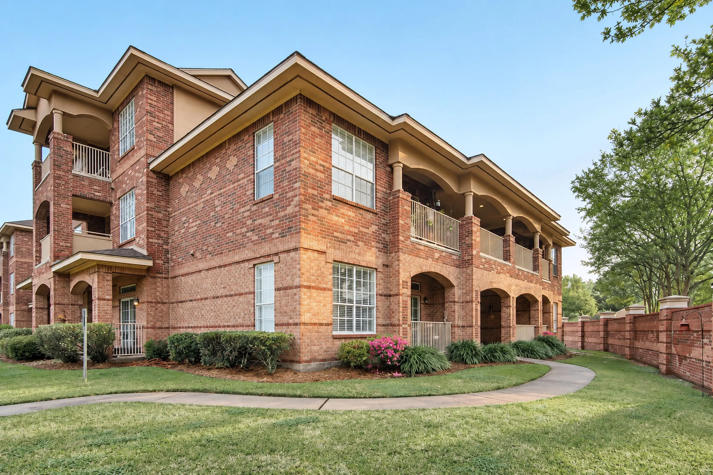 The lawn and building at The Terraces at Kingwood