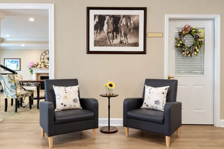 Lobby sitting area at Tarina of Kingwood